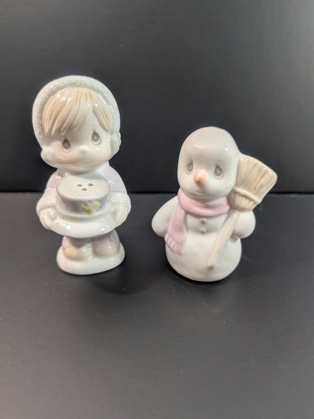 Precious Moments Sugar Town Girl Making Snowman Salt & Pepper Shakers 1994